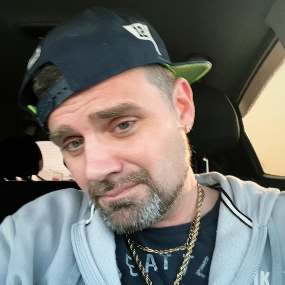 Meet your Posher, Josh - Picture 2 of 2